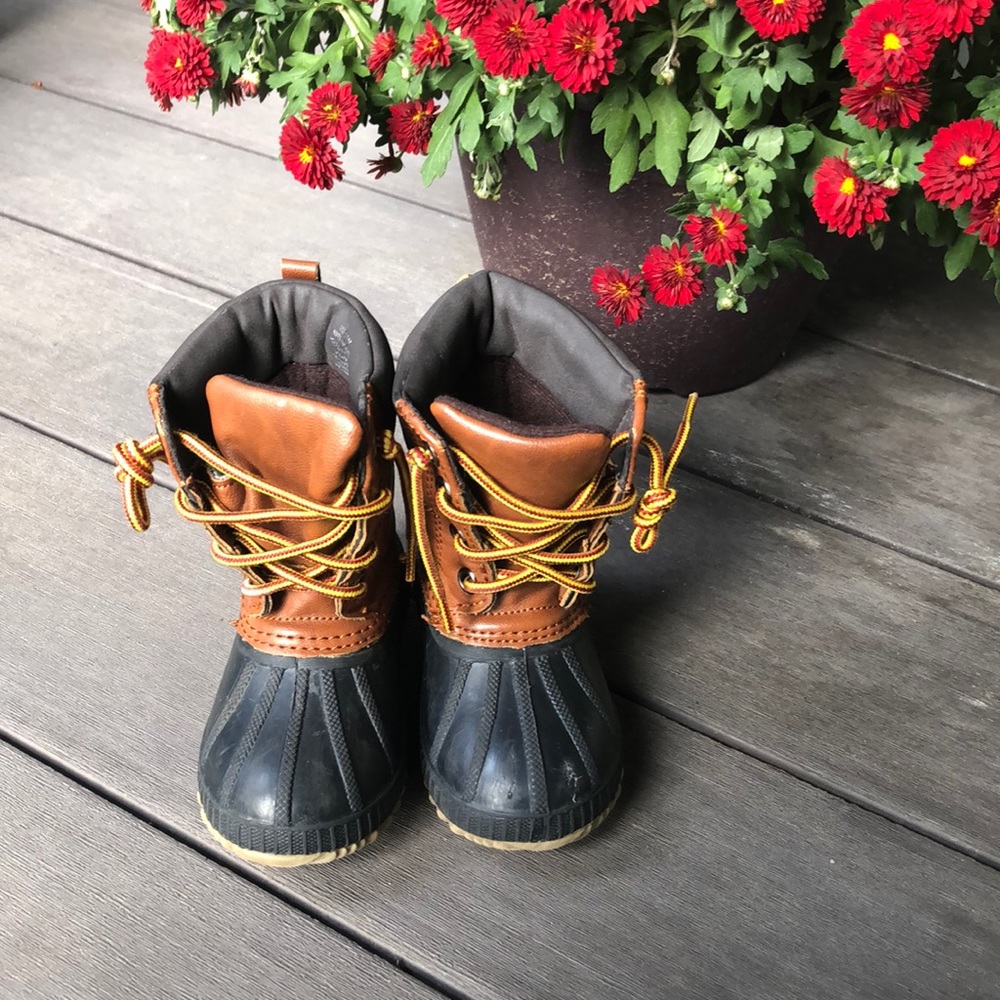 Gap toddler duck boot